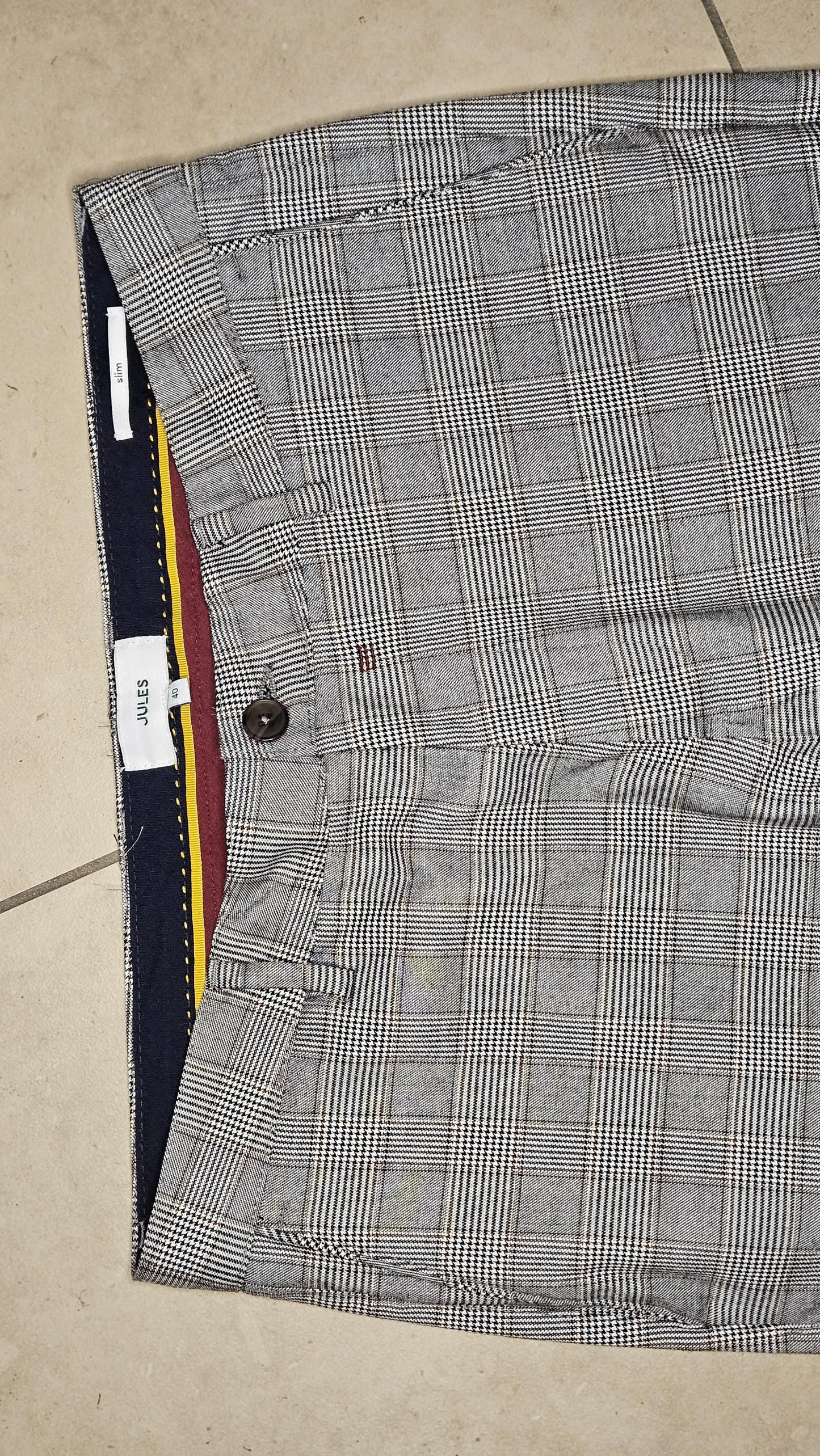 Pantalon chino à carreaux