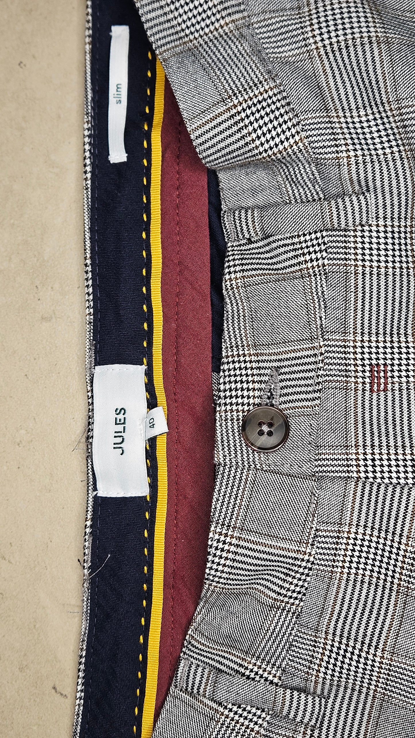 Pantalon chino à carreaux