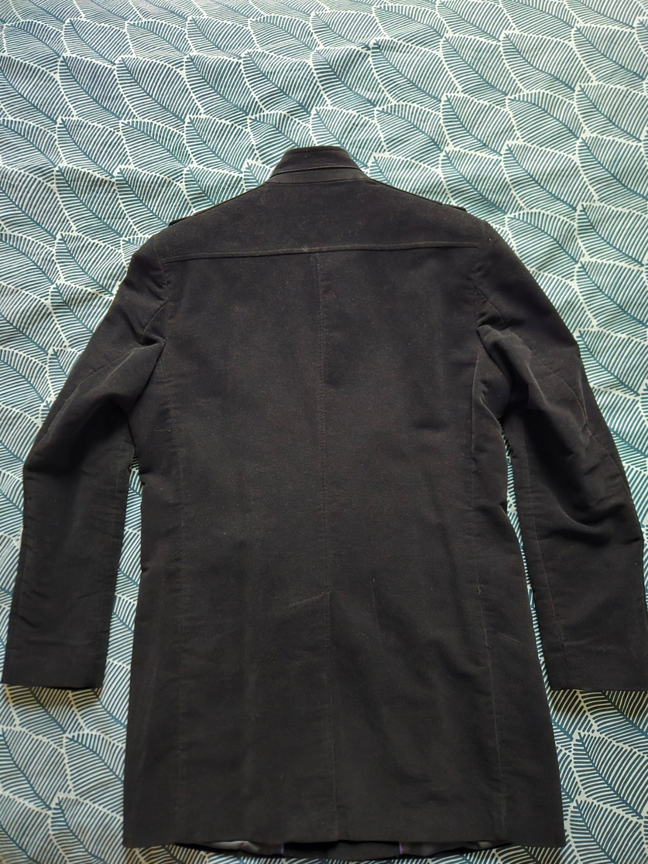 Manteau noir touché velour