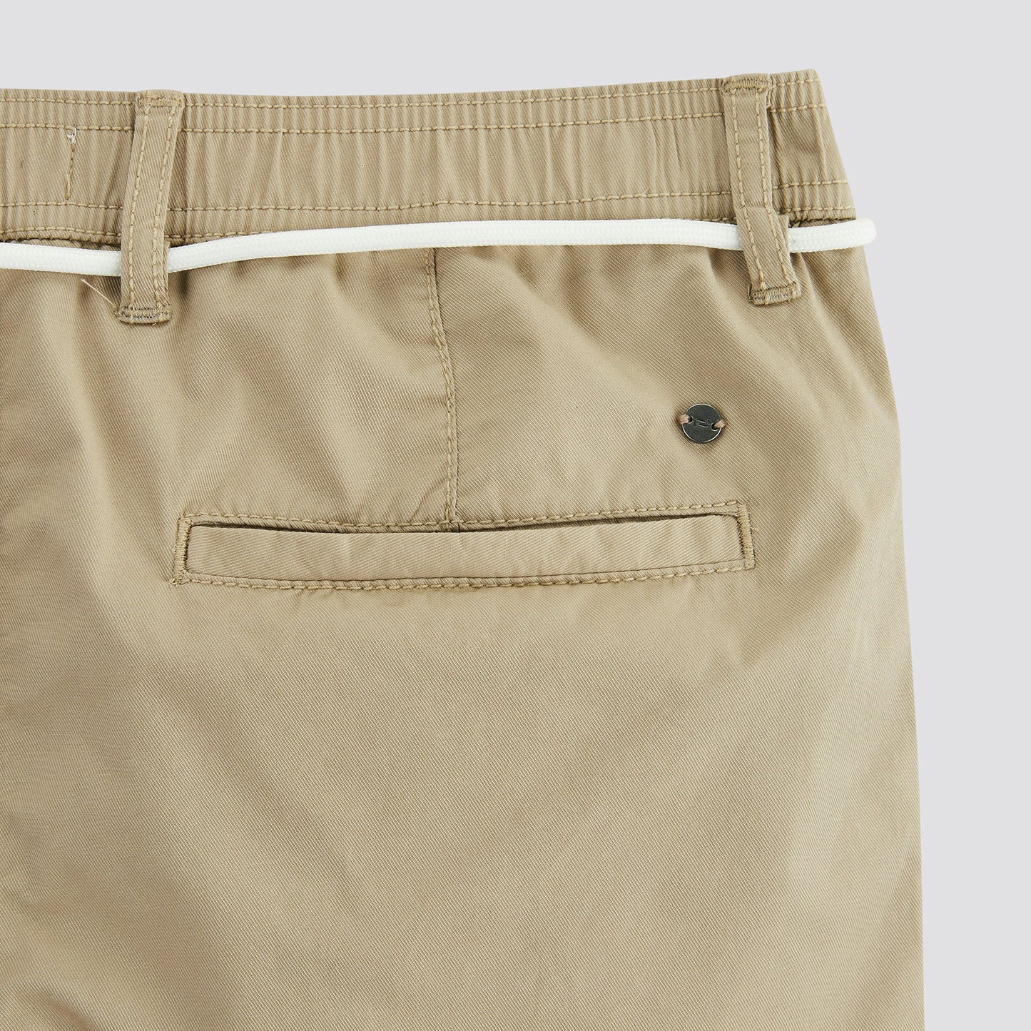 Pantalon élastiqué avec cordons