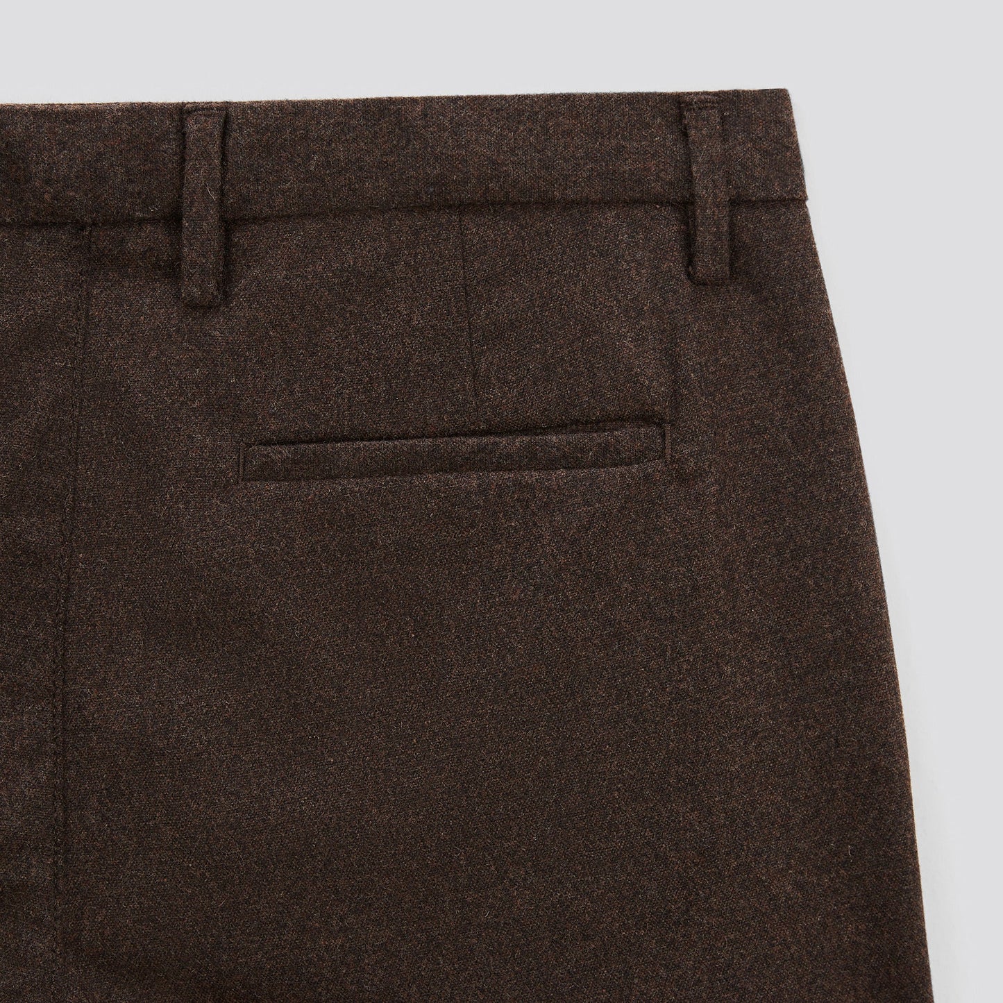 Pantalon chino slim à plis contenant de la laine