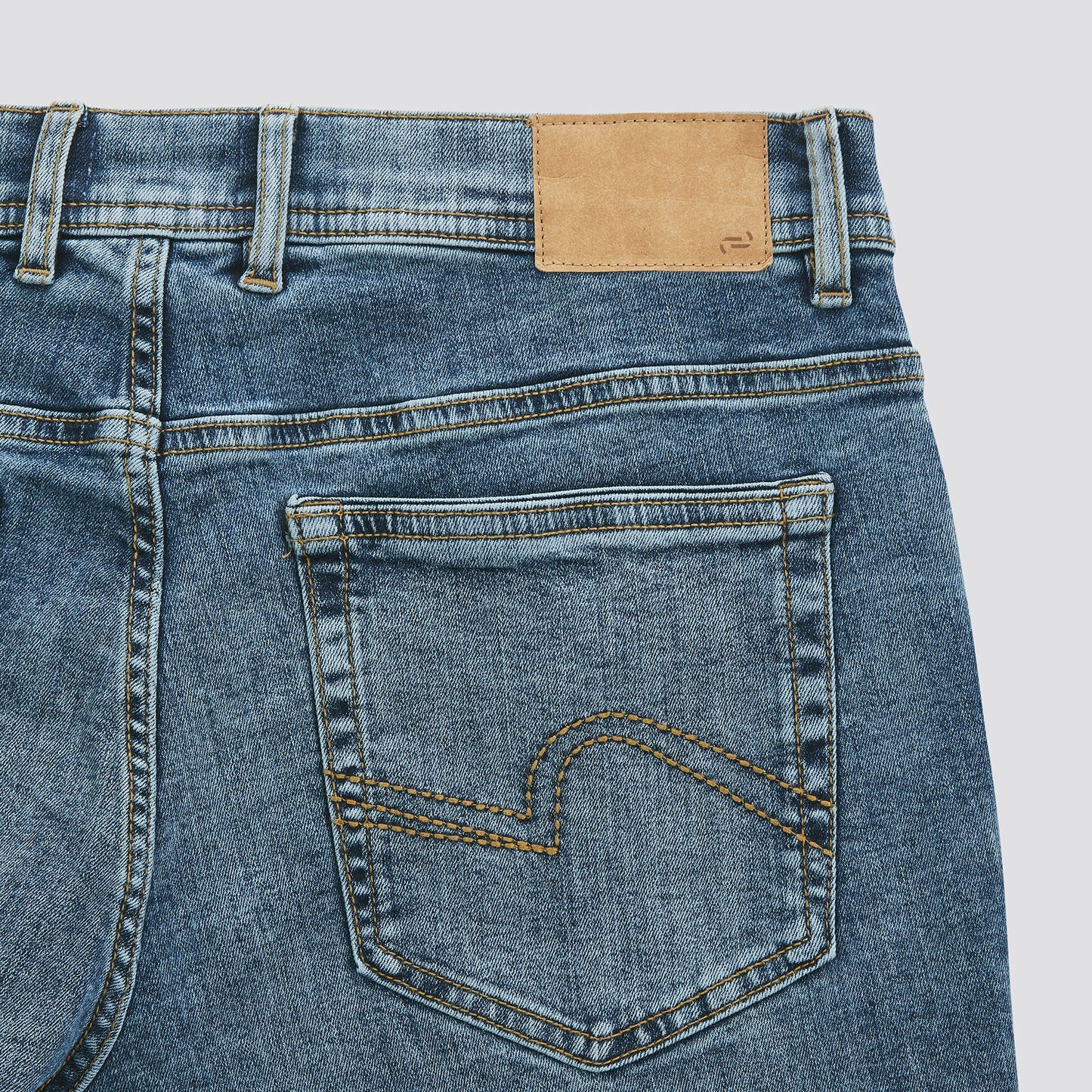Jean regular en coton recyclé