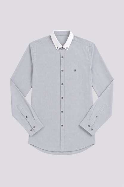 Chemise unie bleu clair col blanc T2