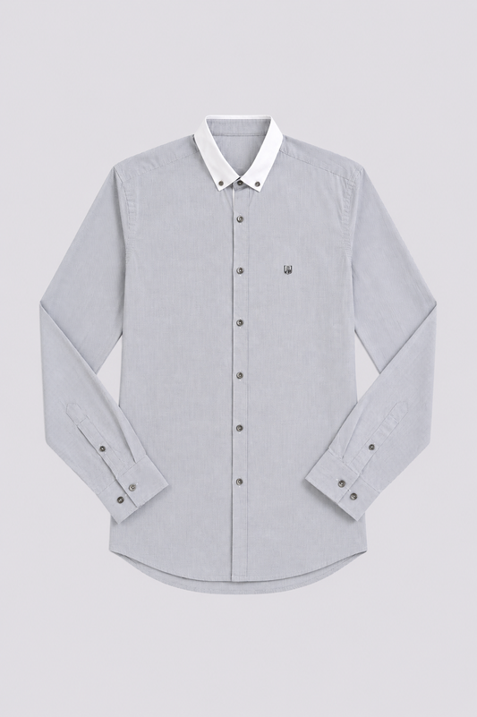 Chemise unie bleu clair col blanc T2