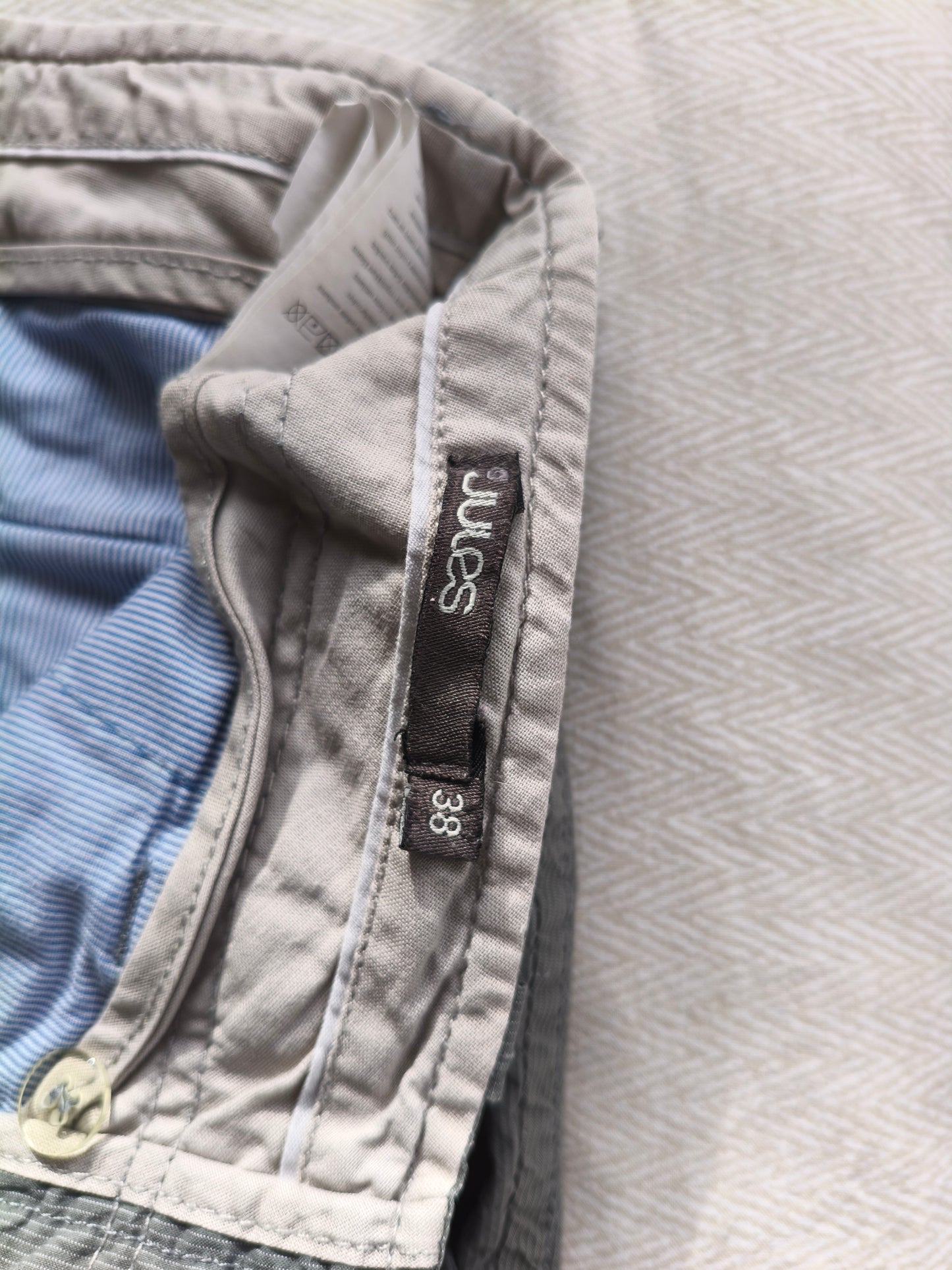 Pantalon vert-de-gris clair