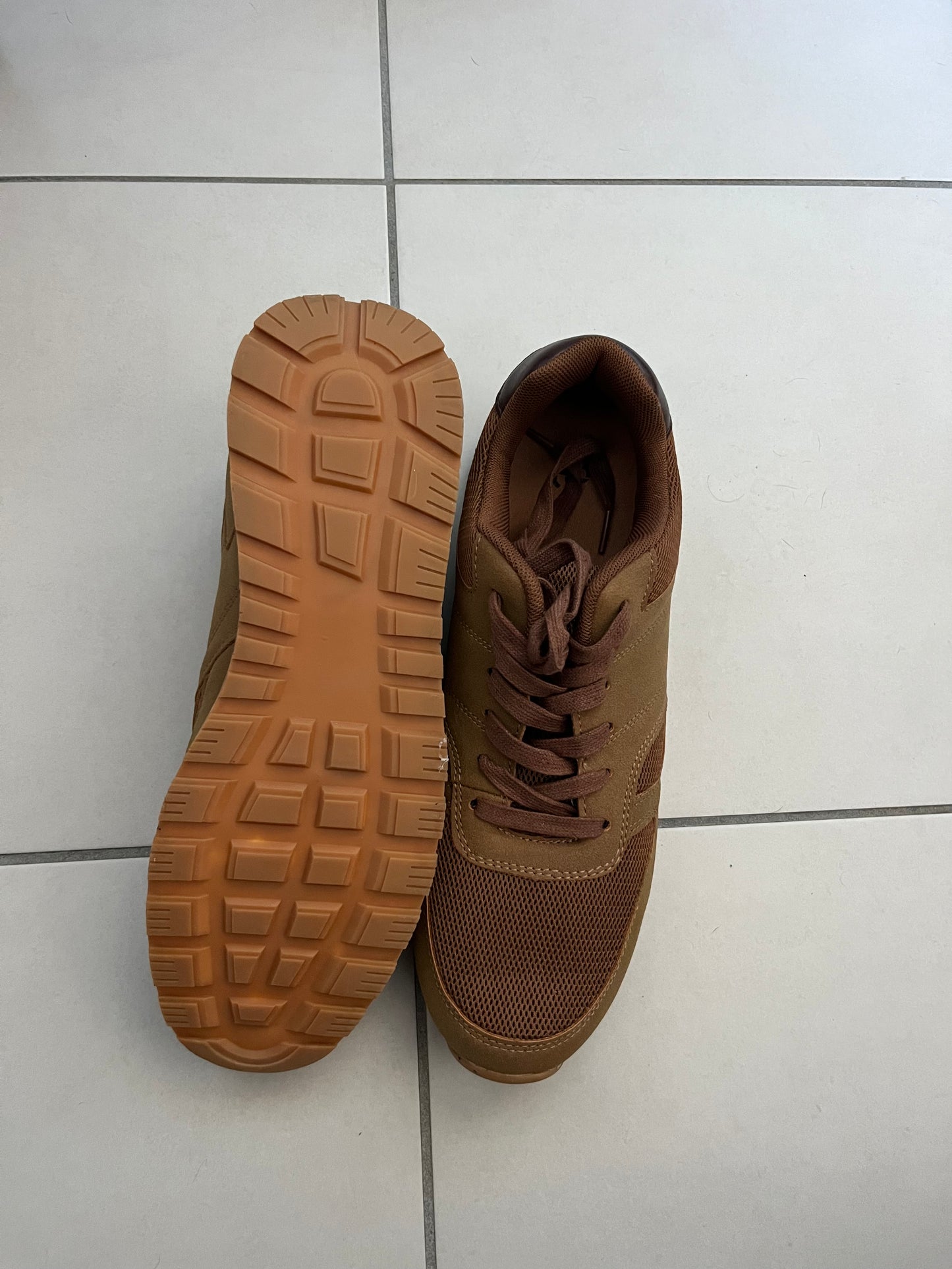 Paire de chaussures homme camel