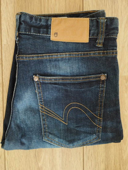 Jean effet légèrement délavé