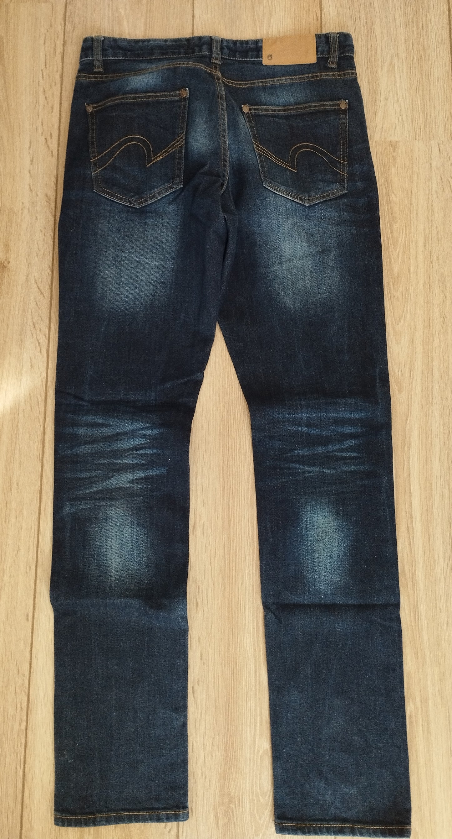 Jean effet légèrement délavé