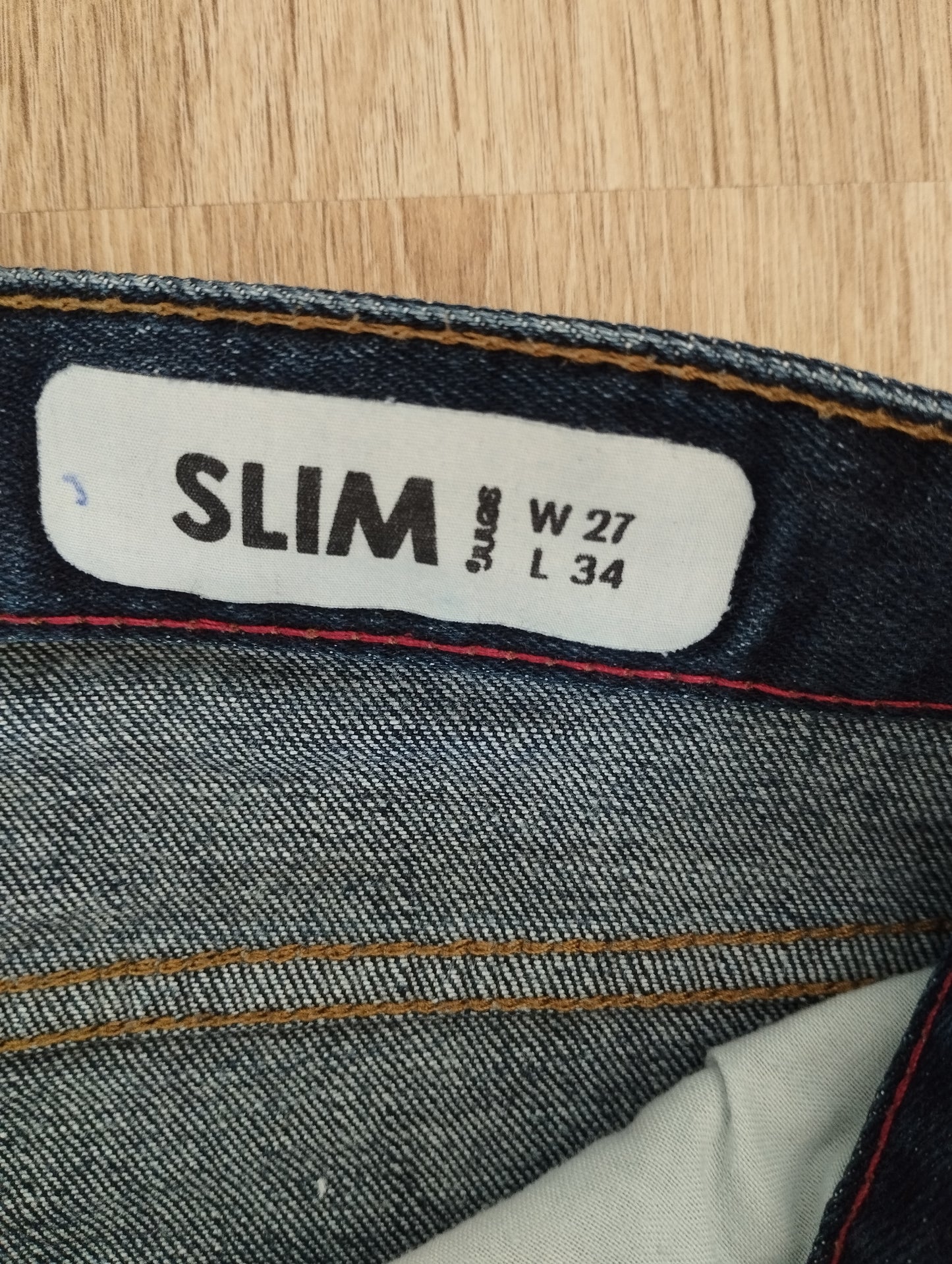 Jean effet légèrement délavé