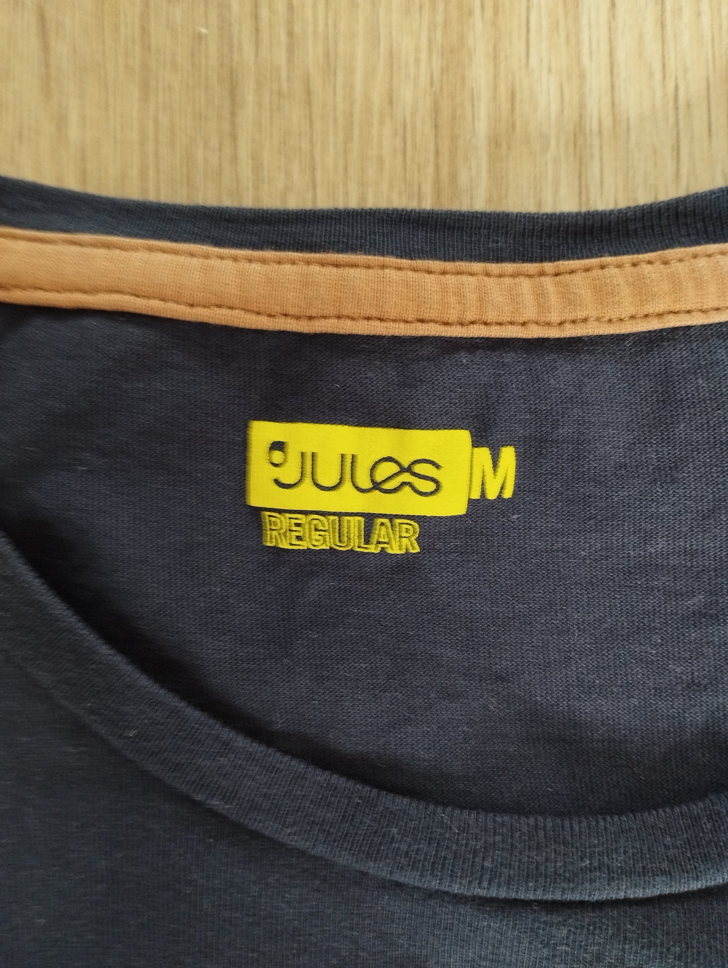 T-shirt graphique B w/ U