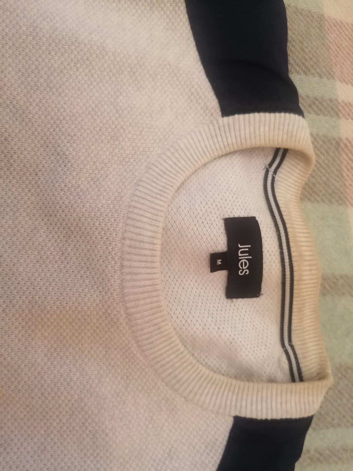 Pull col rond jeu de points