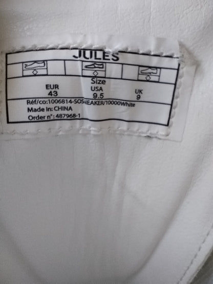 Chaussures blanches et beiges utilisées deux fois