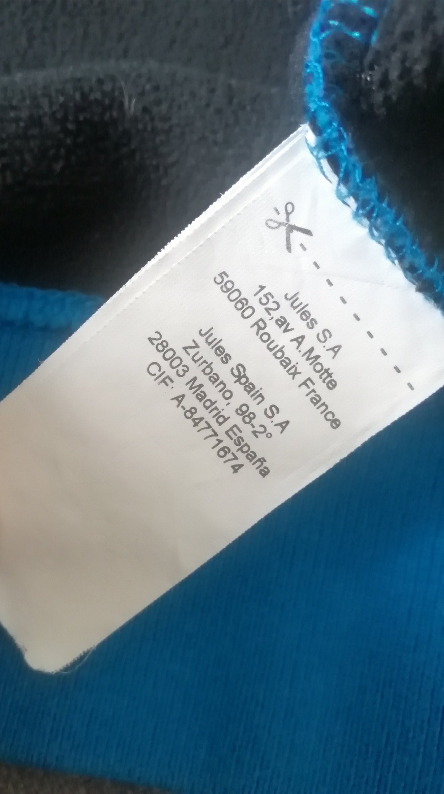 Sweet fermeture éclair et capuche