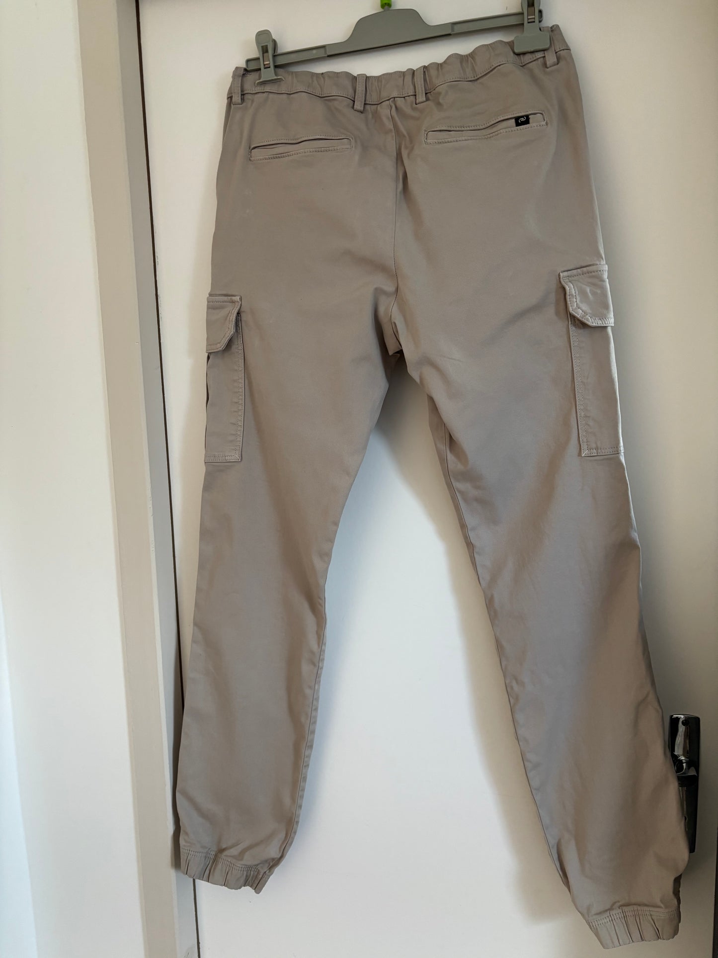 Pantalon cargo