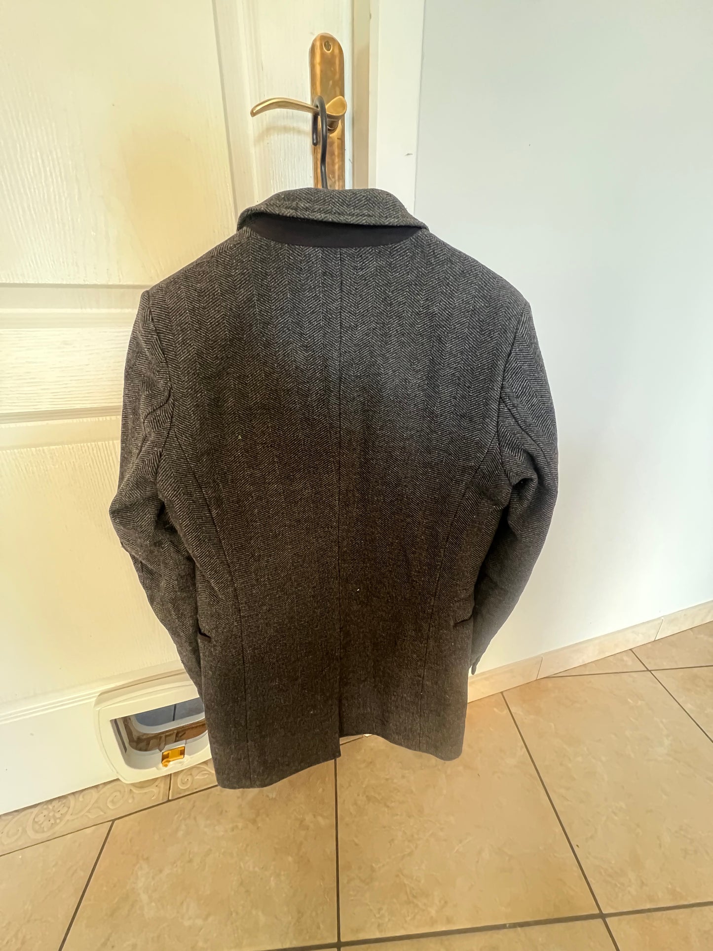 long manteau gris foncé