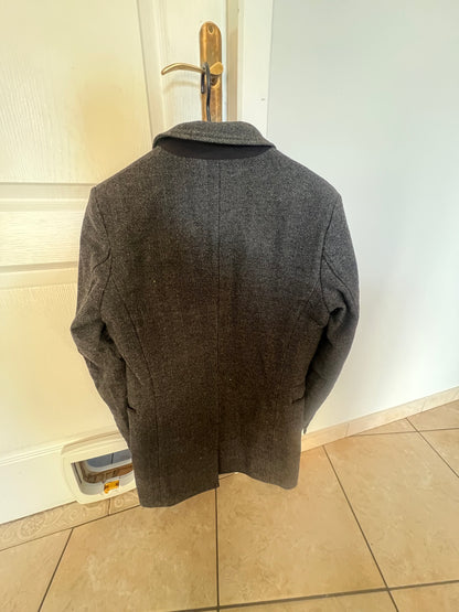 long manteau gris foncé