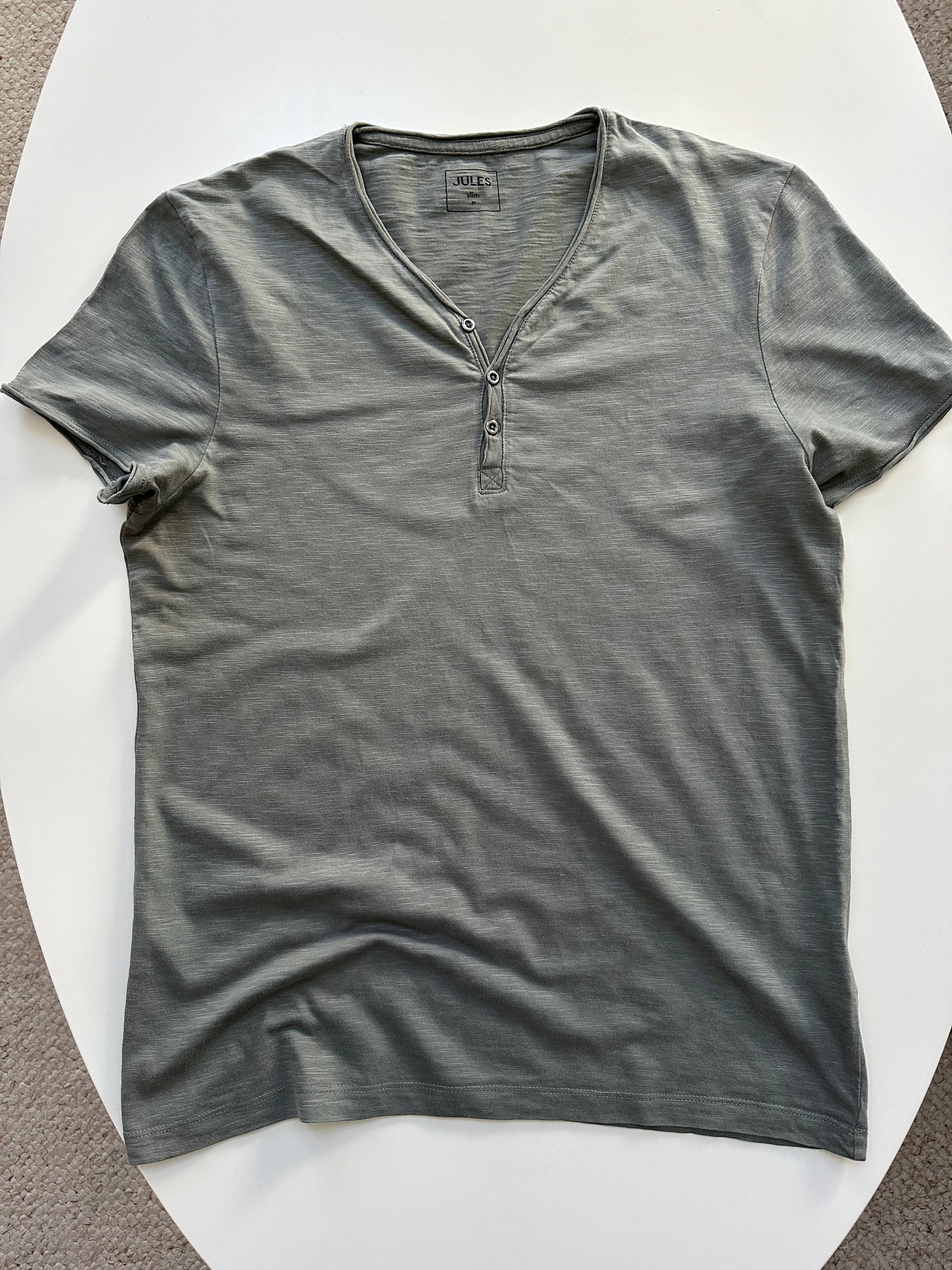 Tee shirt col tunisien matière flammée