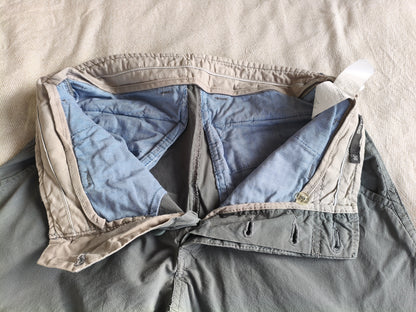 Pantalon vert-de-gris clair