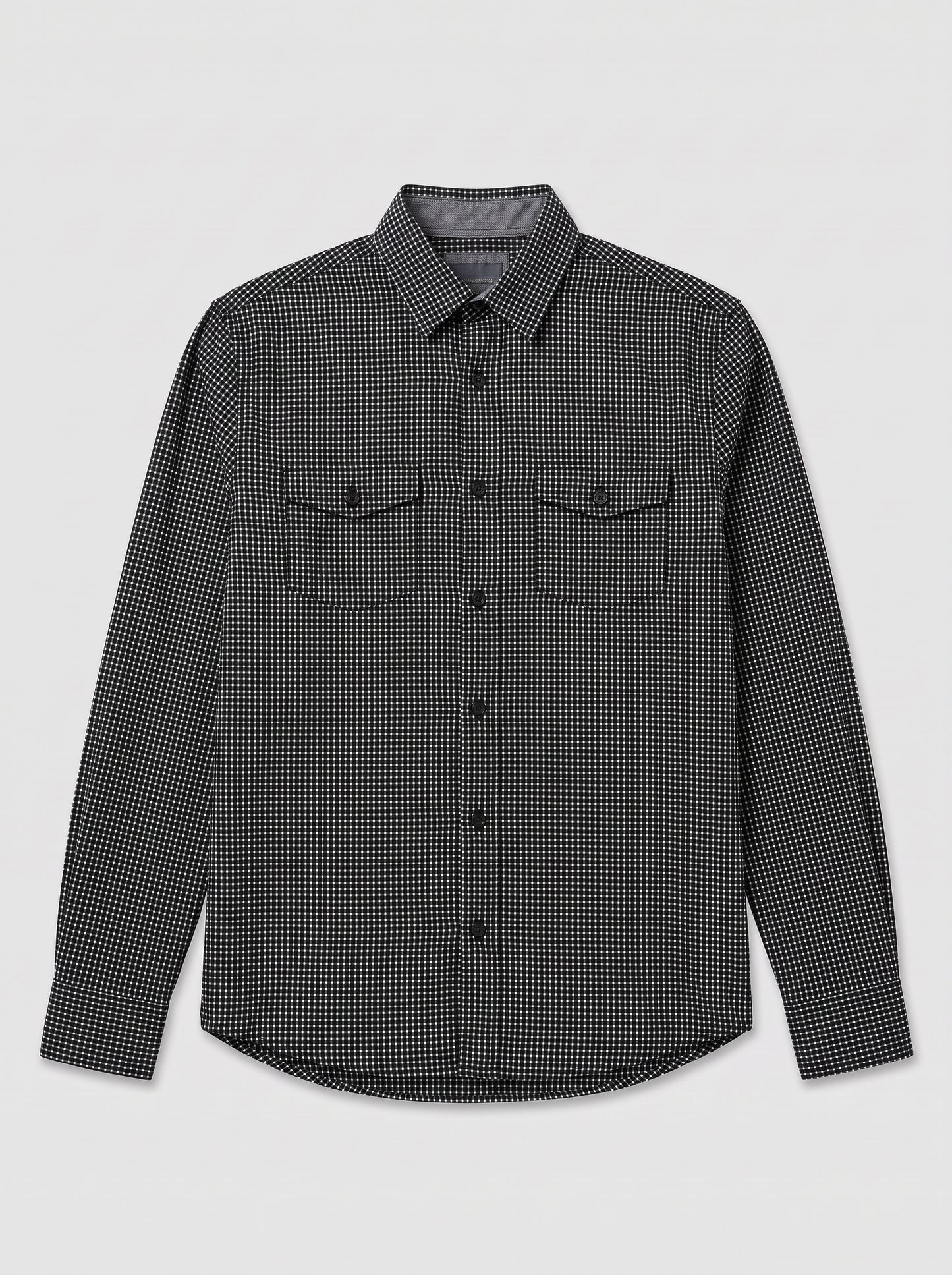 Chemise légèrement quadriĺlée