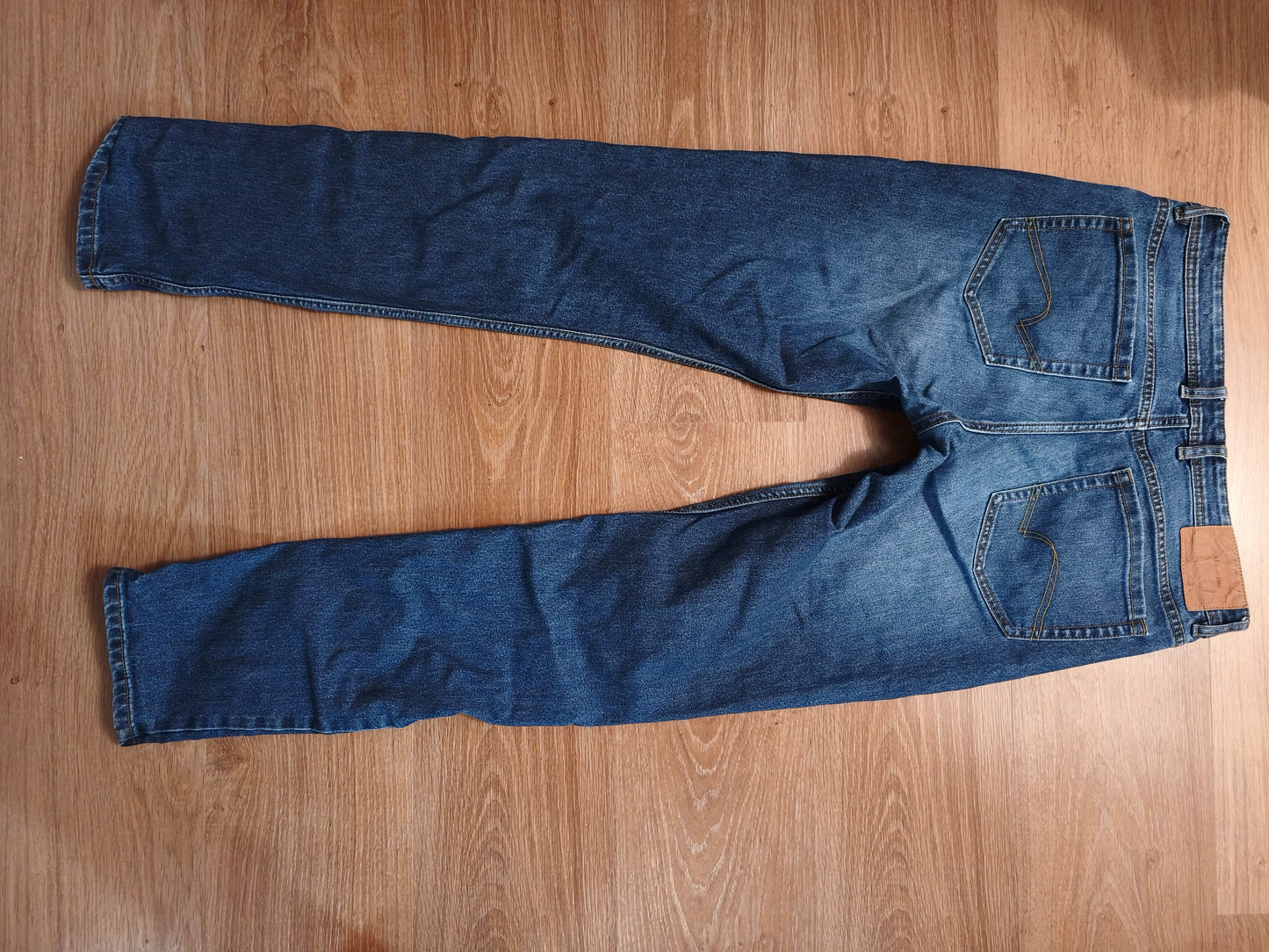 Jean straight en coton et polyester recyclés