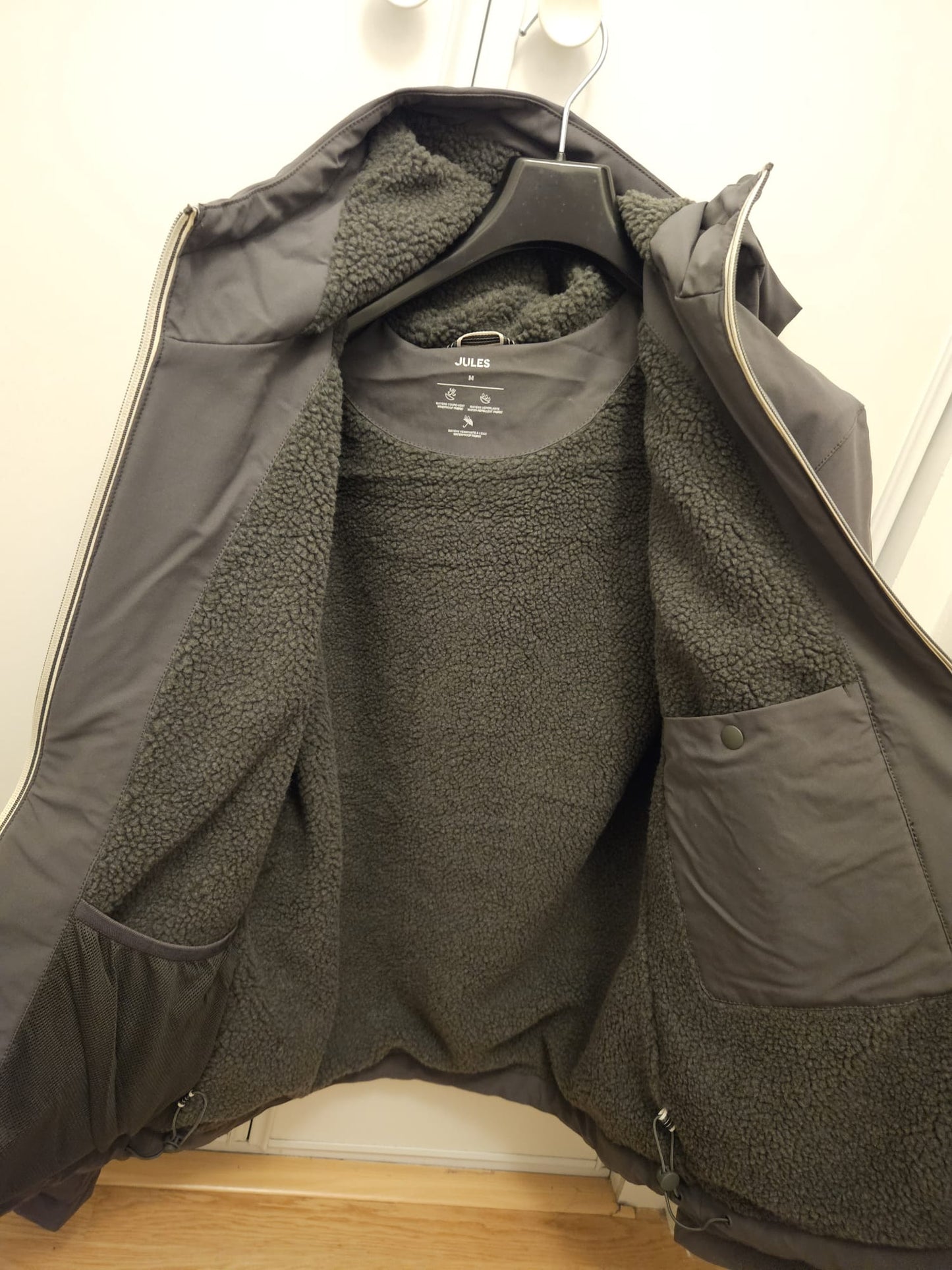 Blouson à capuche doublé en sherpa