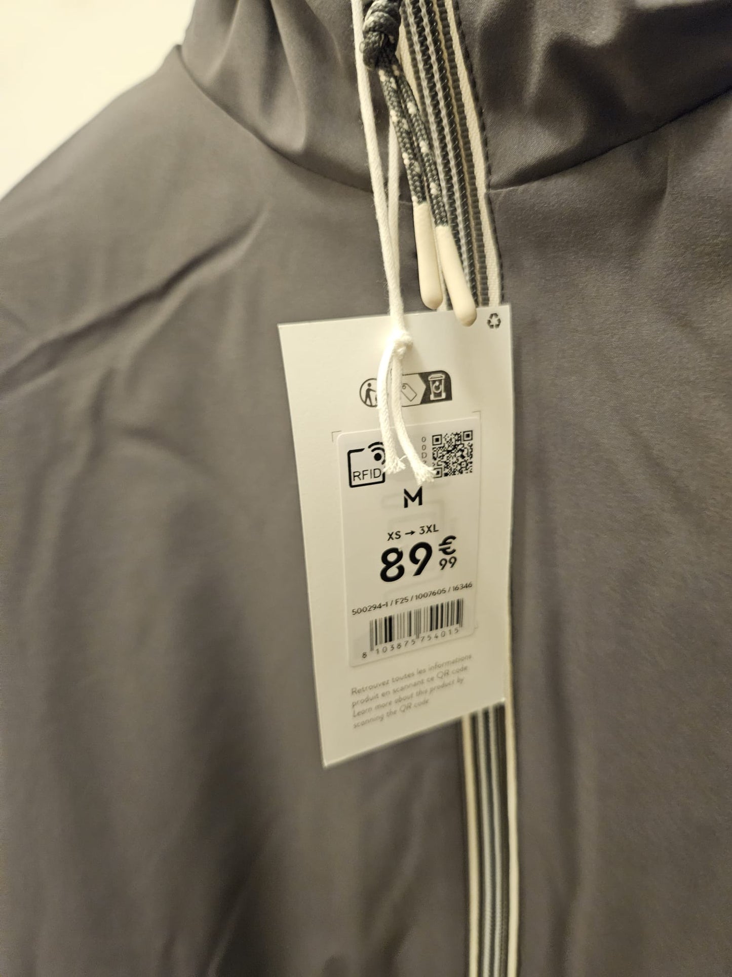 Blouson à capuche doublé en sherpa