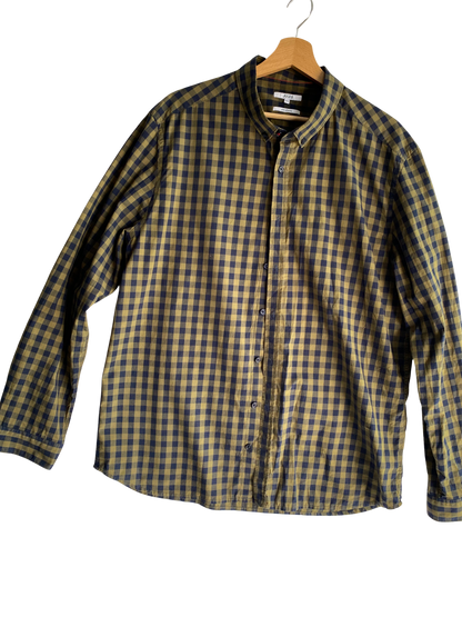 Chemise à petits carreaux