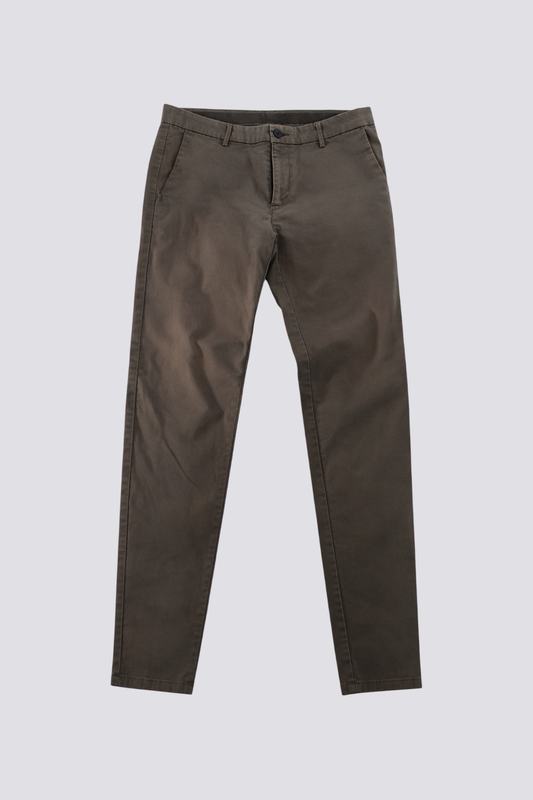 Chino slim détails sport