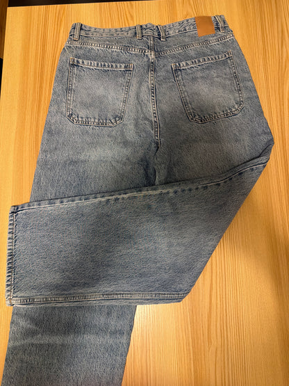 Jean baggy neuf taille 40