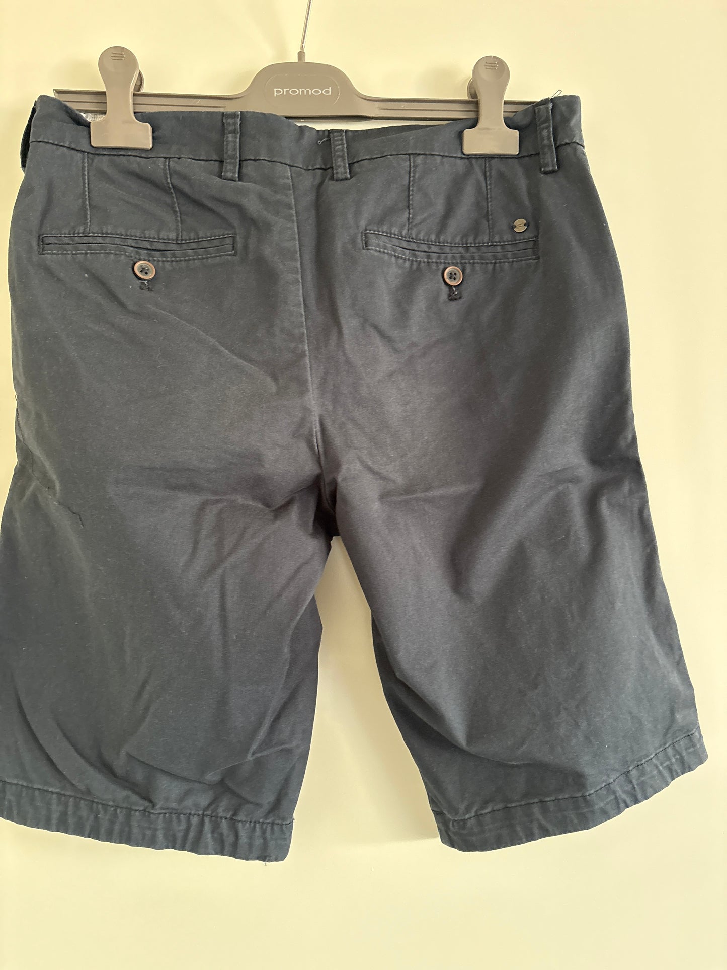 Bermuda chino uni avec ceinture