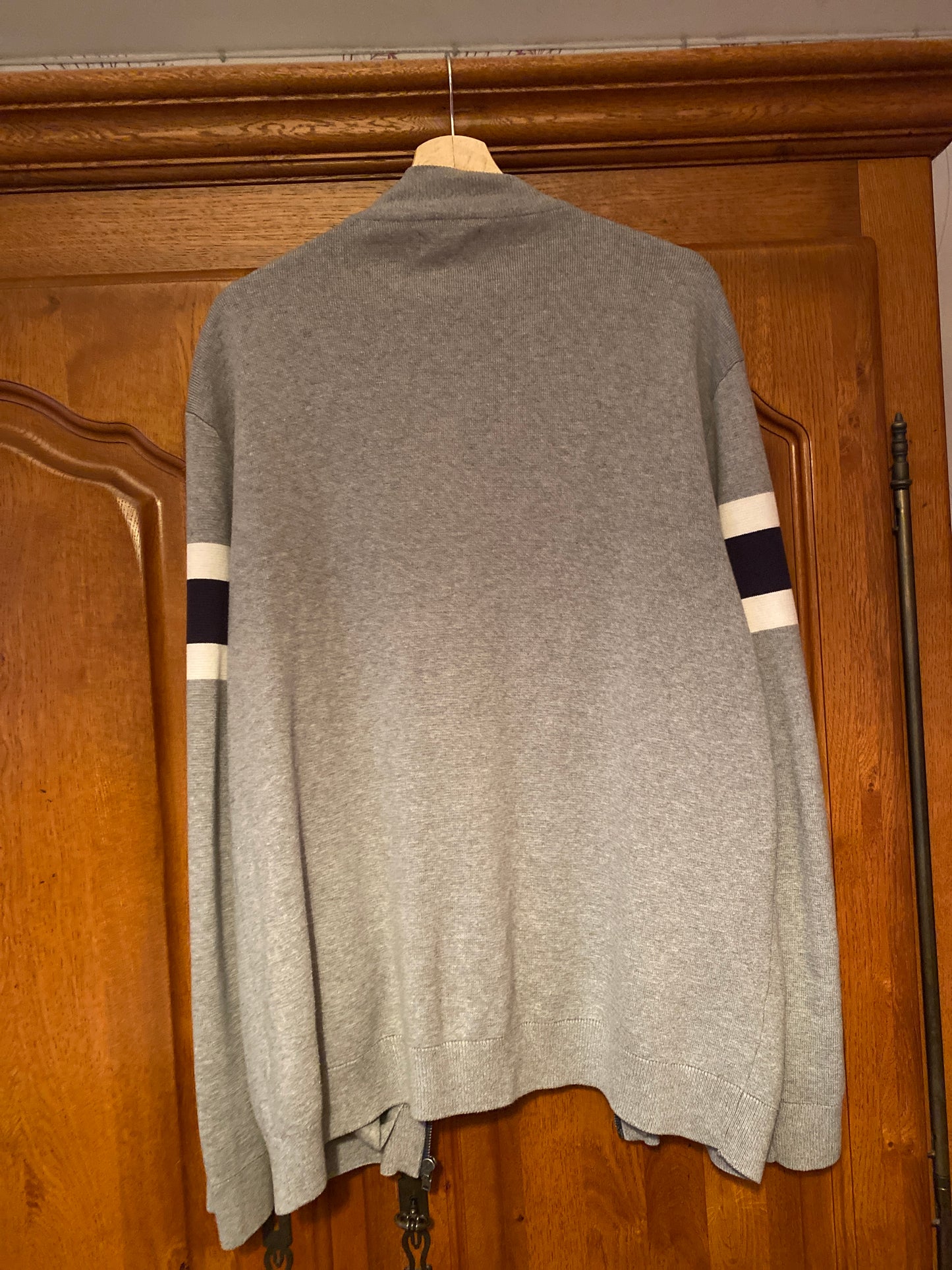 Gilet zippé bandes contrastées