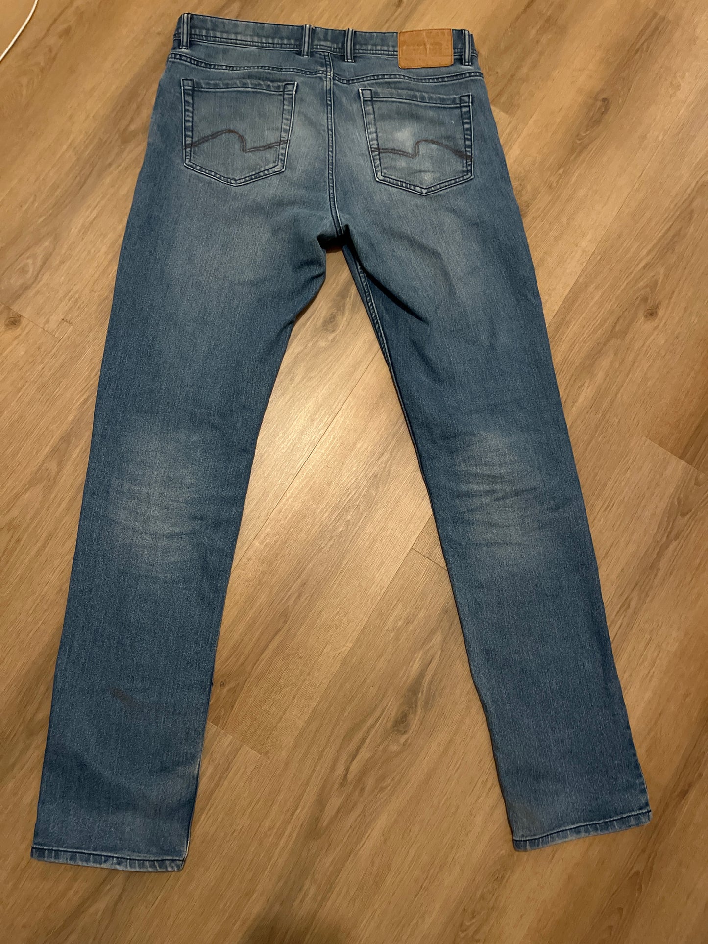 Jean straight en coton et polyester recyclés waterless