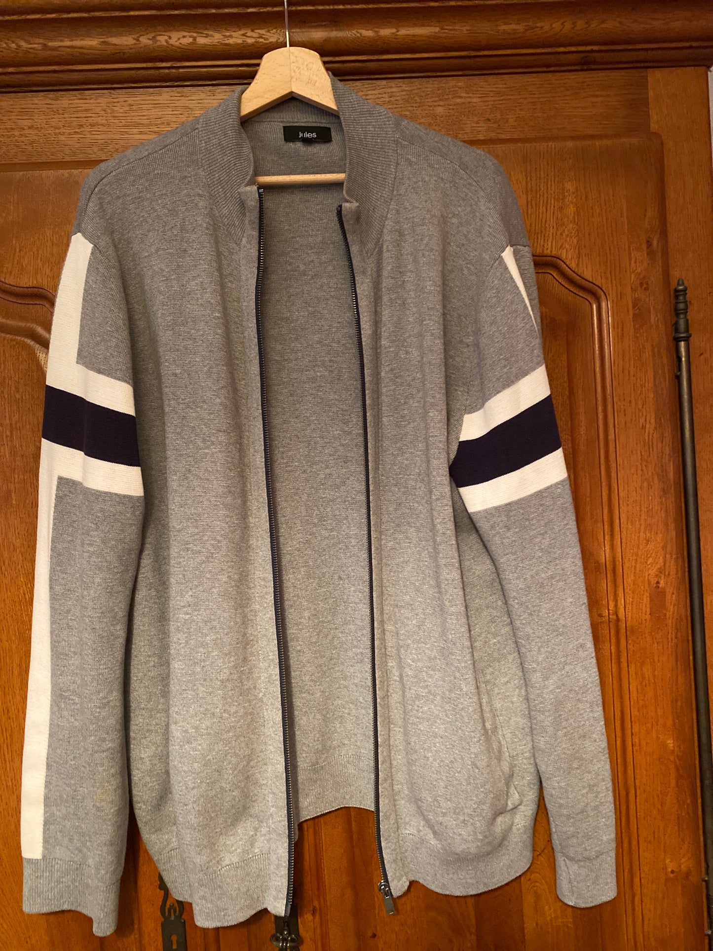 Gilet zippé bandes contrastées