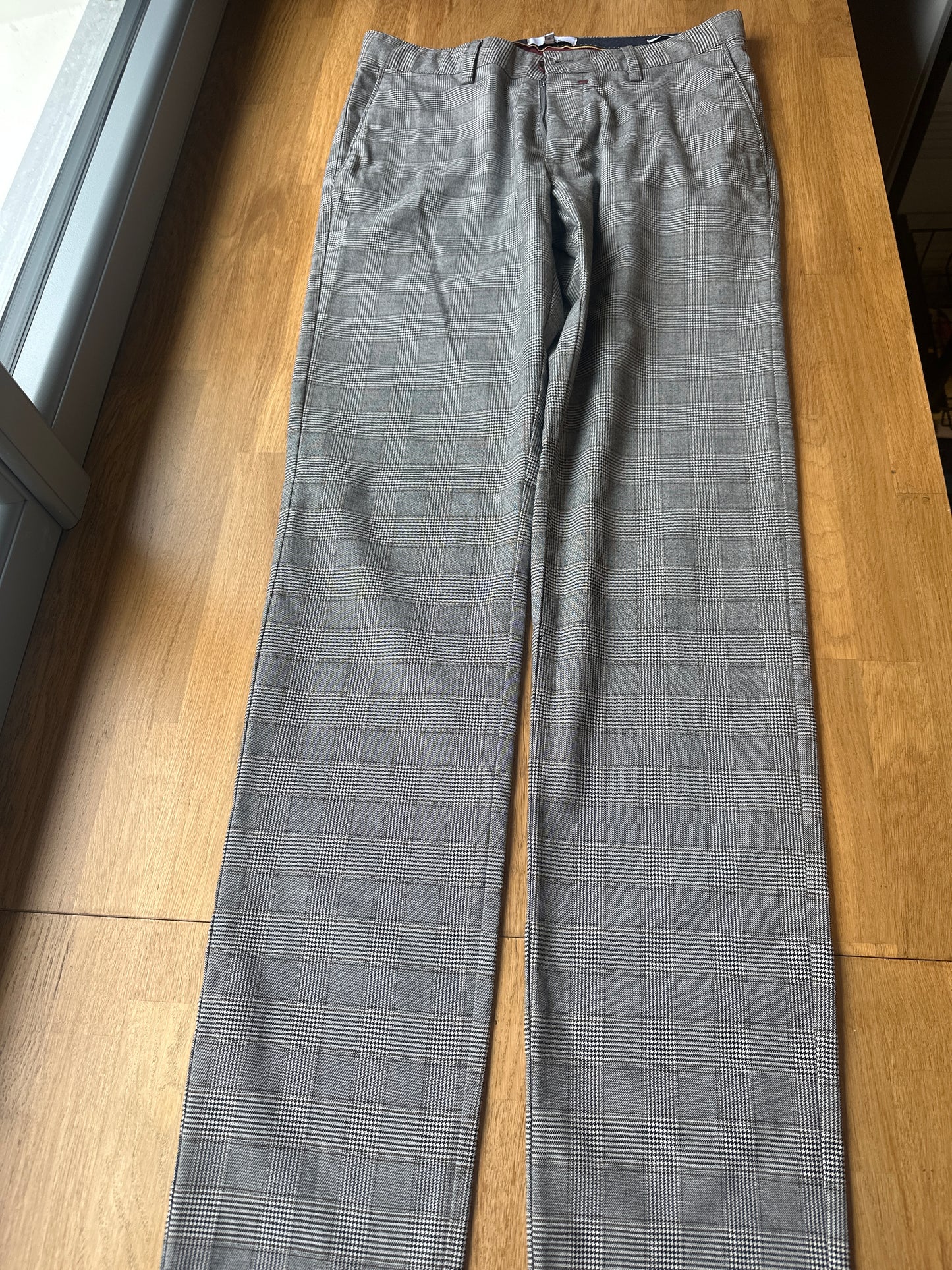 Pantalon chino à carreaux