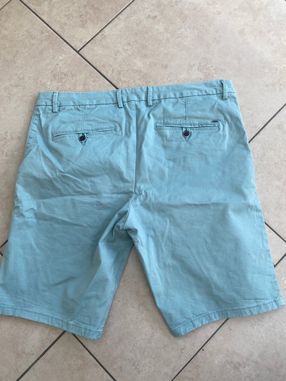 Bermuda chino uni avec ceinture