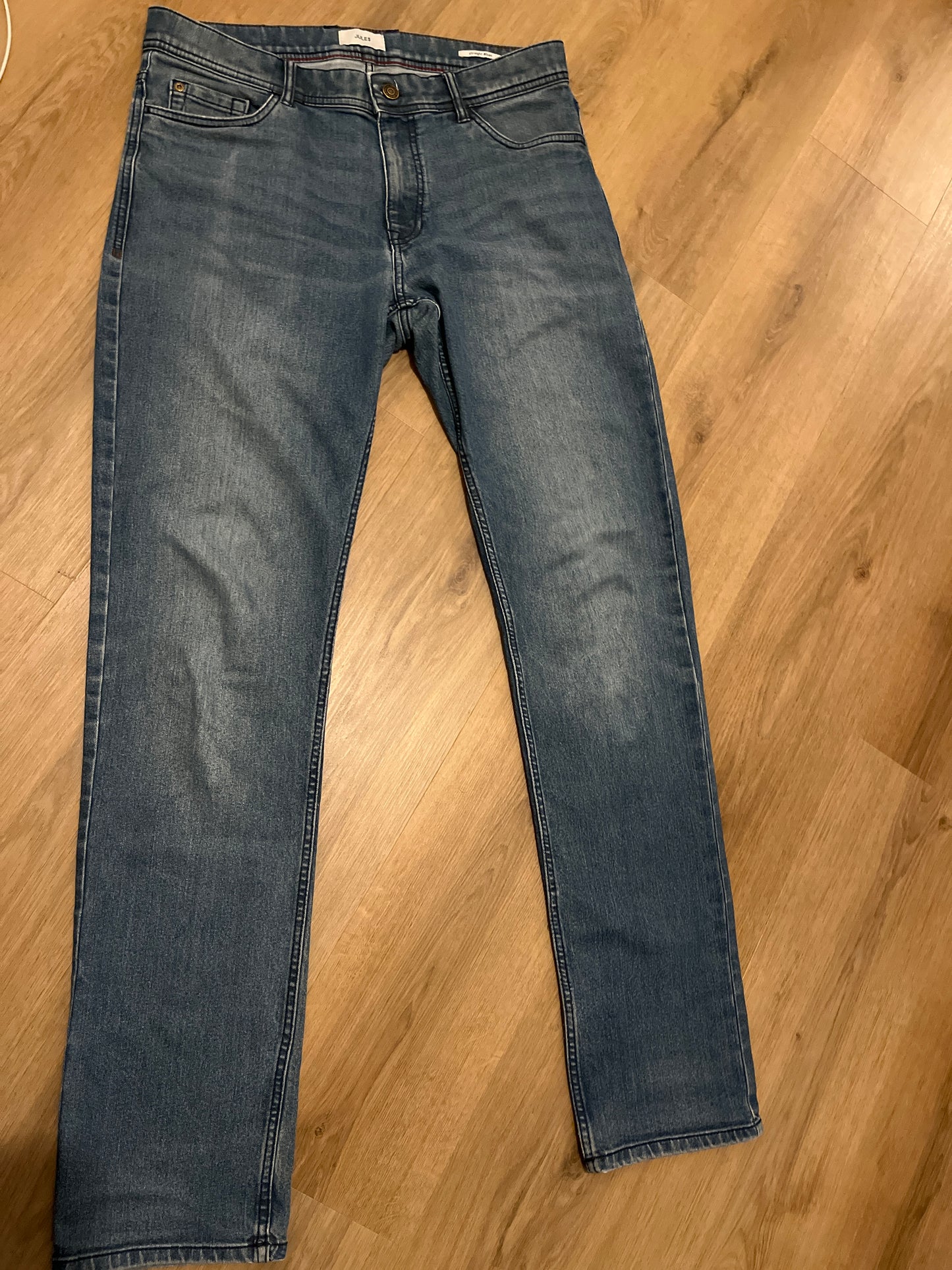 Jean straight en coton et polyester recyclés waterless