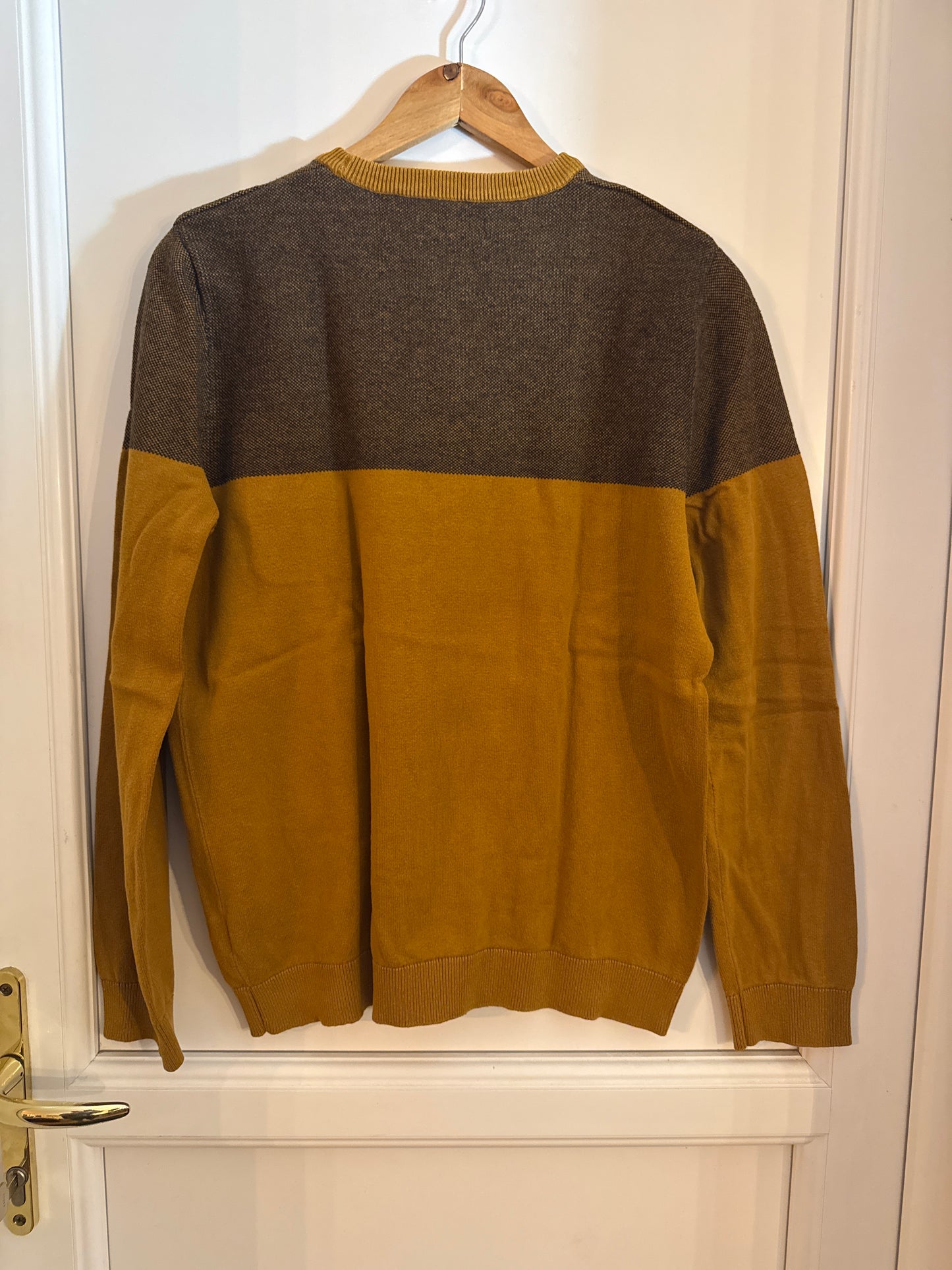 Pull colorblock
