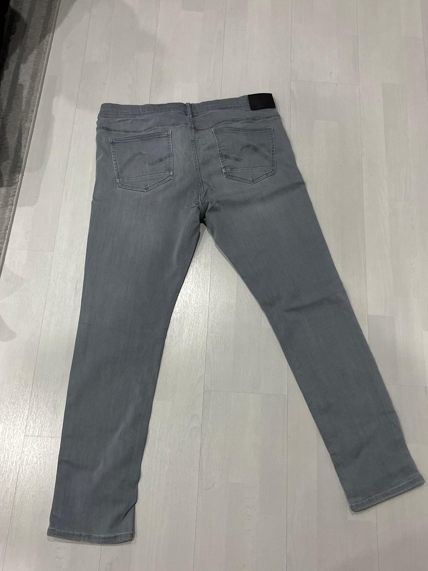 Jean Slim Gris 1er prix