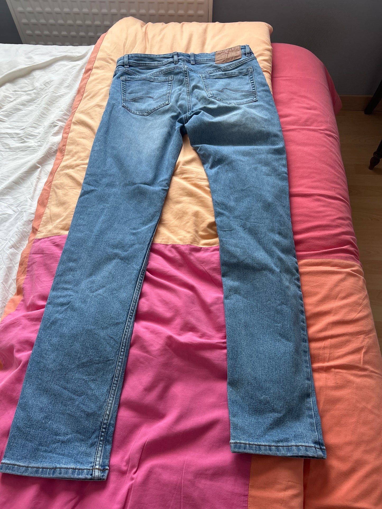Jean straight en coton et polyester recyclés